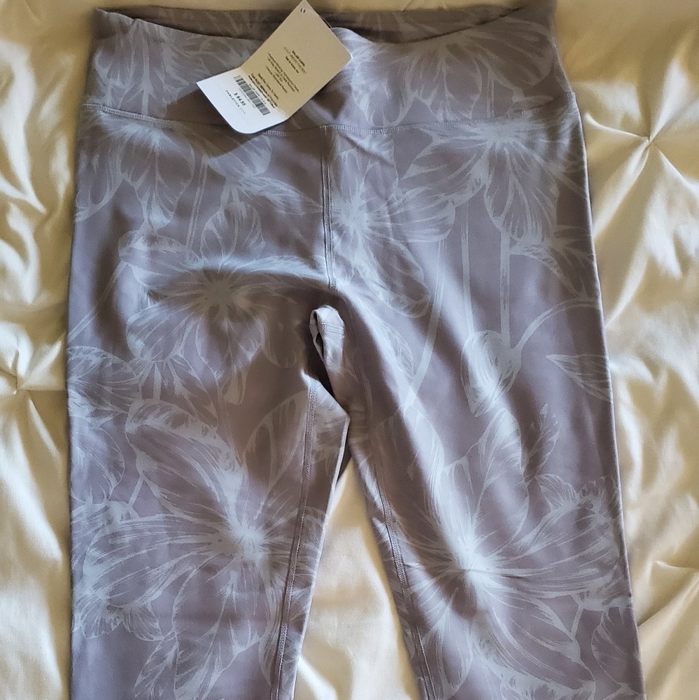 NWT Fabletics Salar Capri